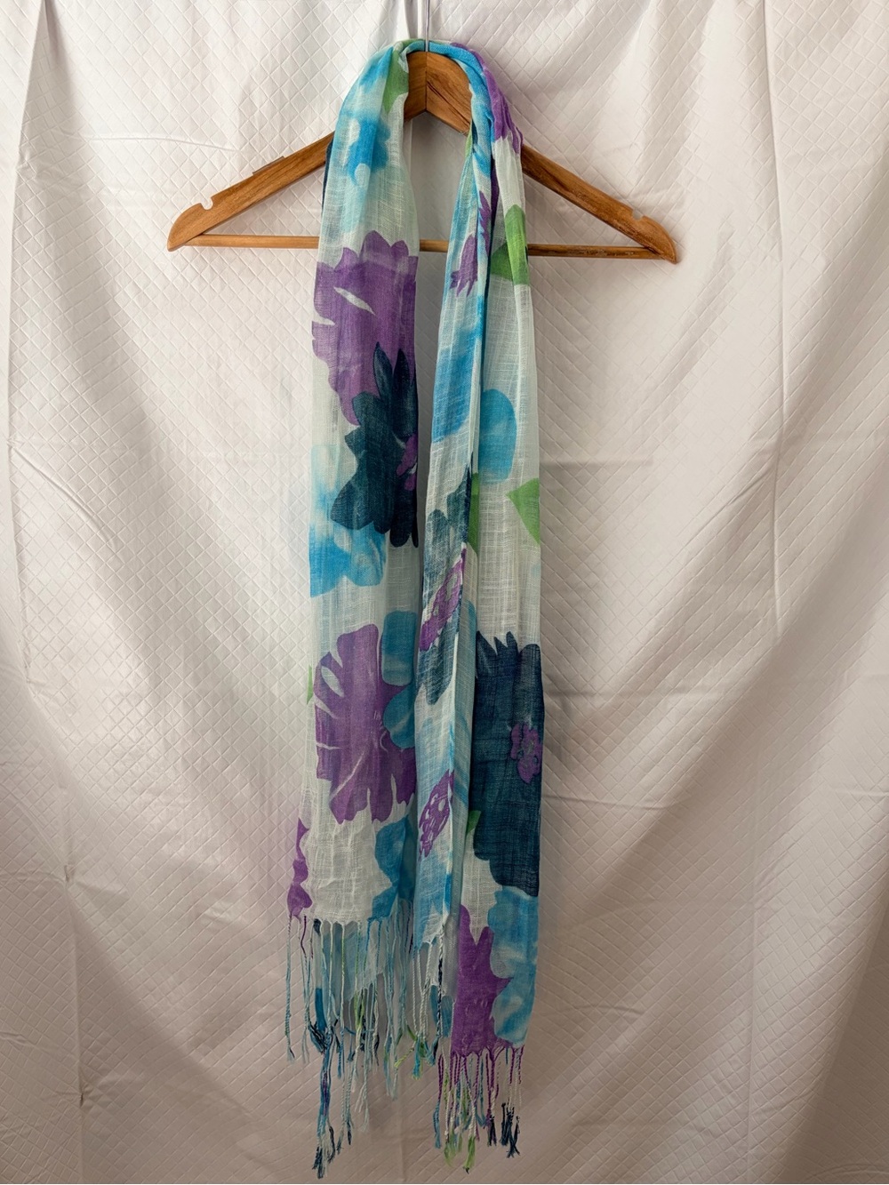 Lightweight Floral Print Scarf in Blue & Purple